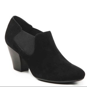 VANELi Jilly Black Suede Heeled Bootie 10